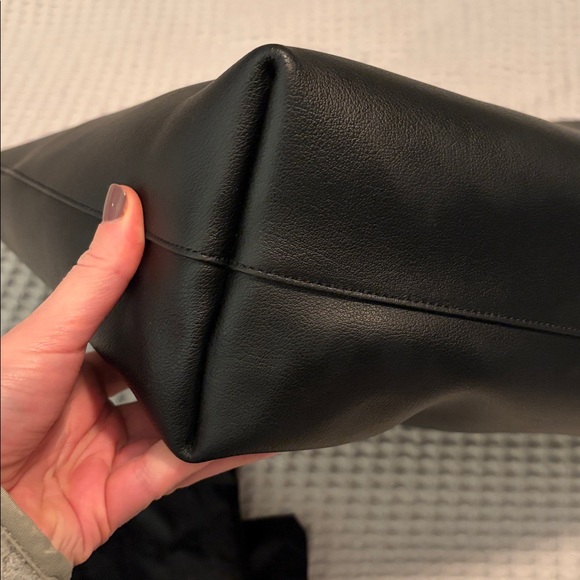 Yves Saint Laurent Black Leather Tote - Picture 9 of 14